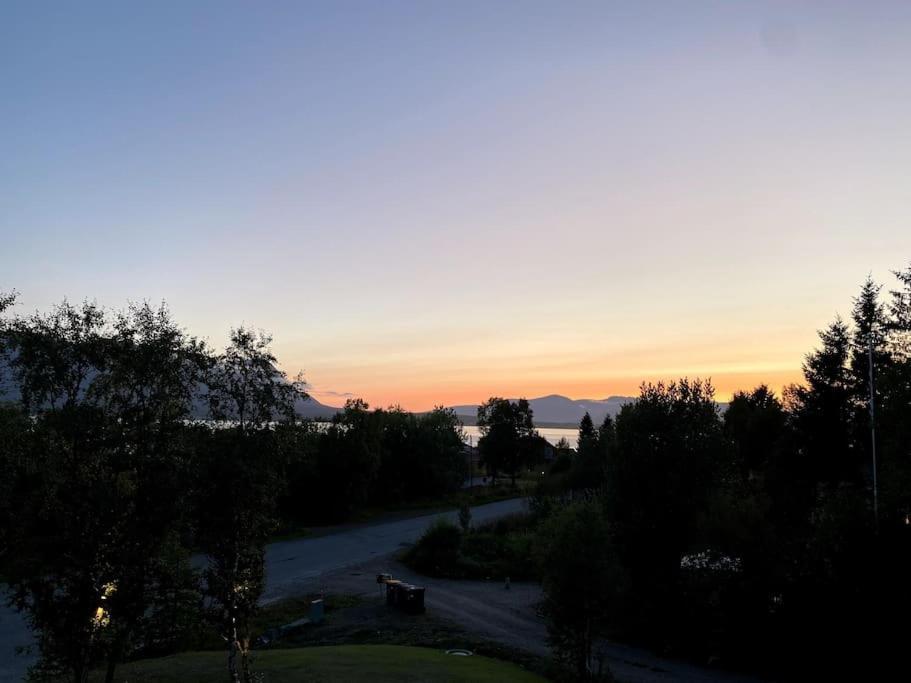 Leilighet Med Nydelig Utsikt Tromsø Exterior foto